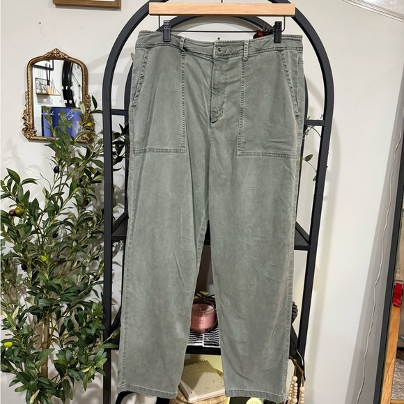 Bella Dahl Pants - Bella Dahl Green saige Straight Leg pants size 32